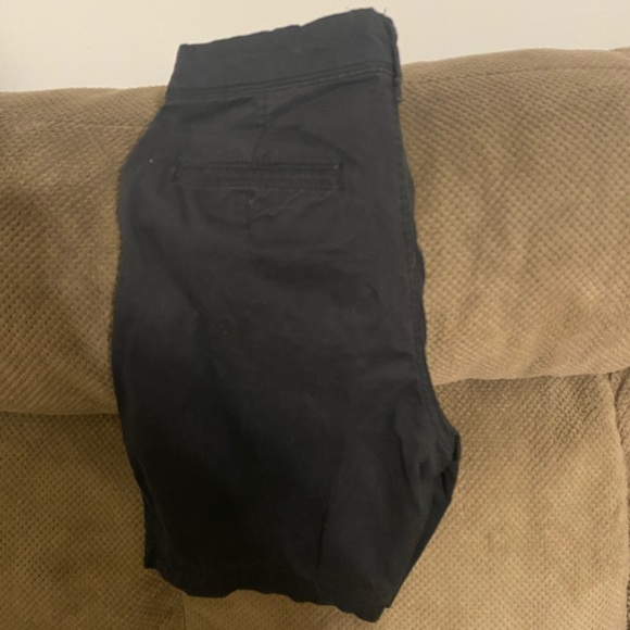 Men’s black shorts - Picture 2 of 2